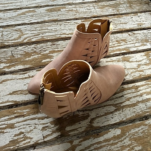 Last Pair Sz 7! Cutout Pink Booties - Picture 7 of 7